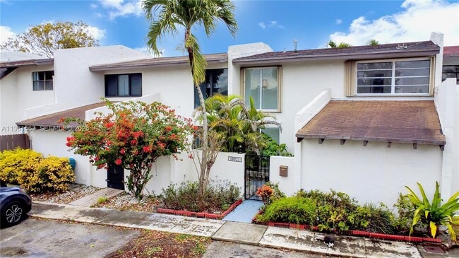 Building Photo - 10921 SW 70th Terrace