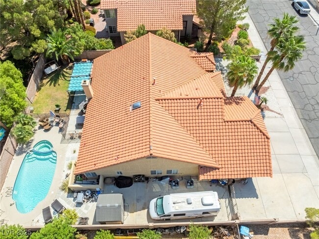 Building Photo - 8628 Highacre Dr