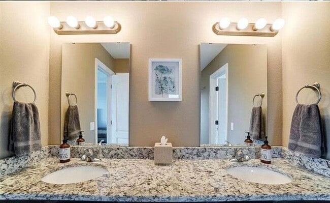 Building Photo - 8914 Red Hawk Ct