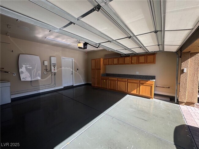 Building Photo - 2090 Morro Vista Dr