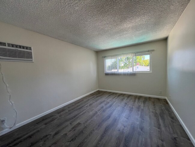 Building Photo - 13423 Burbank Blvd