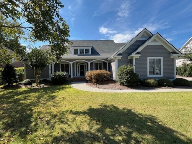 Building Photo - Welcome to Elegant Living in the Charming Porters Neck Plantation Community!