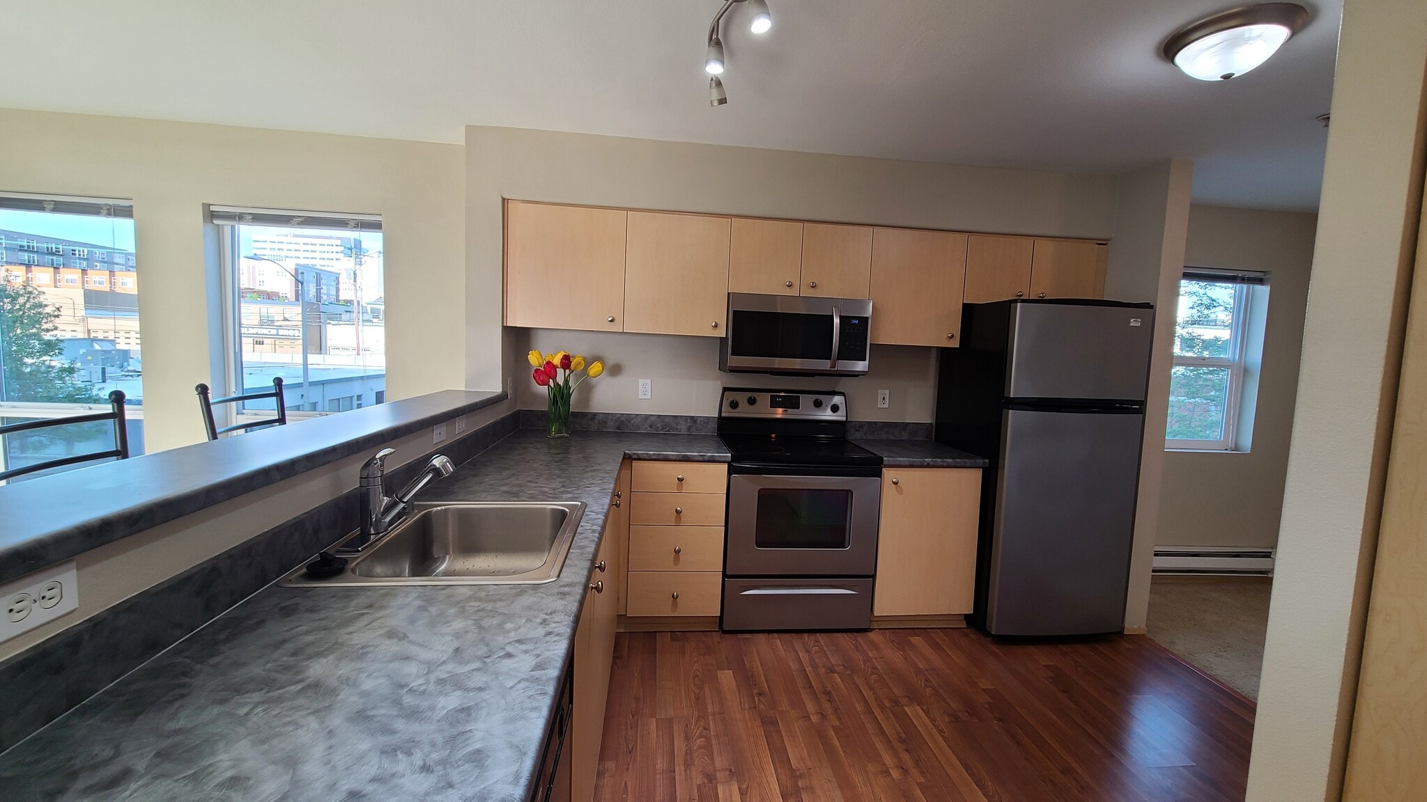 Large Kitchen, New Counters - 2824 Grand Ave