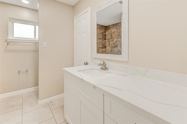 Building Photo - 2302 Brook View Ln