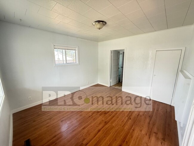 Building Photo - Charming 4 Bed / 2 Bath Home with Vintage ...