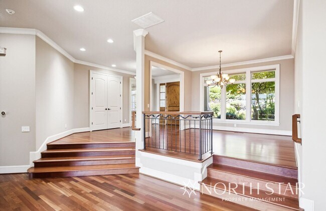 Building Photo - Executive Estate in Atherton Heights with ...