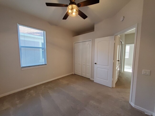 Building Photo - 4 Bedroom 2 Bath home in Hunter's Green/New Tampa