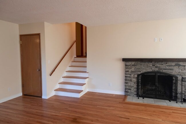 Building Photo - 9054 SW 38th Ave