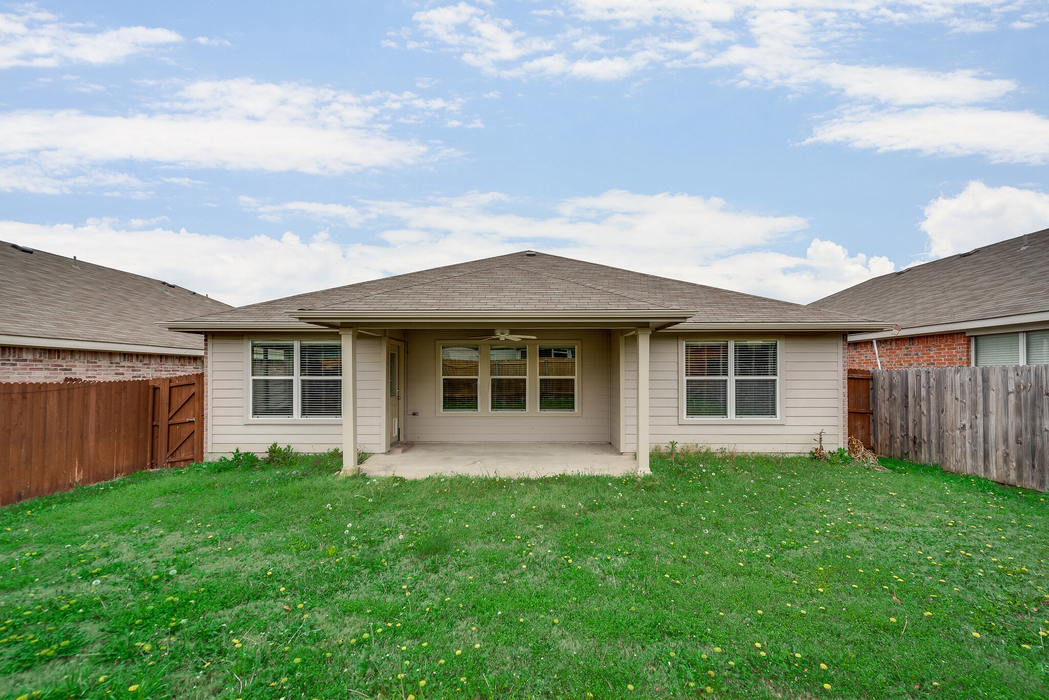 Building Photo - 2004 Zavala Dr