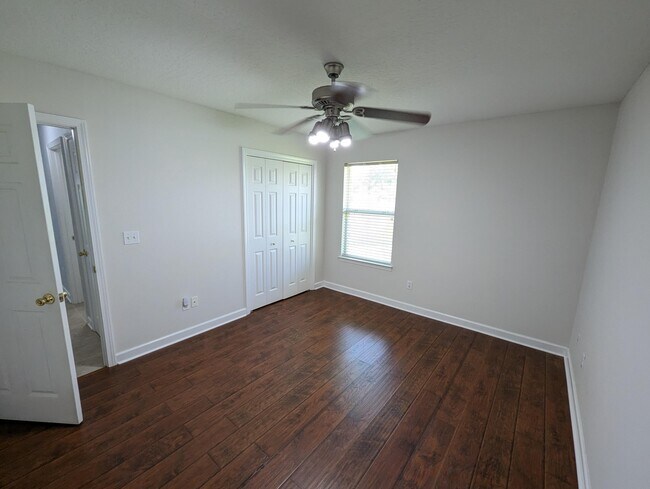 Building Photo - 462 Sandmore Shores Dr