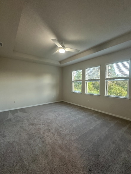 Building Photo - 16026 10th Ave E