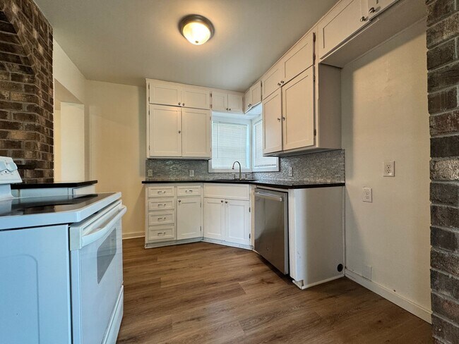 Building Photo - Remodeled Historic Home Near the Capitol, ...