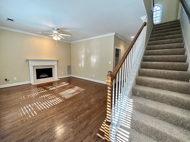 Building Photo - 1815 Charleston Cir