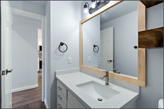 Building Photo - EAST2746