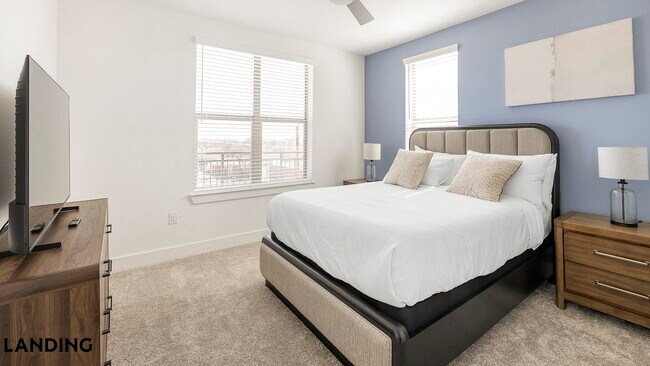 Building Photo - 108 N US Hwy 377