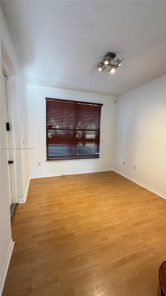 Building Photo - 8735 SW 152nd Ave