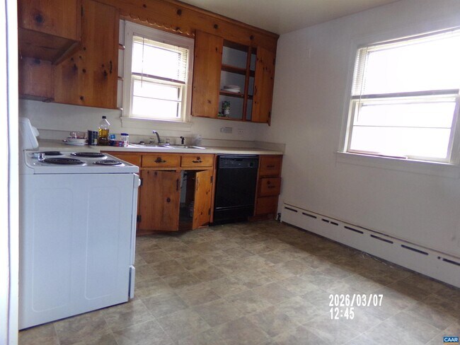 Building Photo - 127 Buckingham Cir