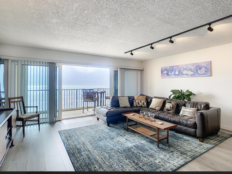 Building Photo - 175 Jimmy Buffett Mem Hwy