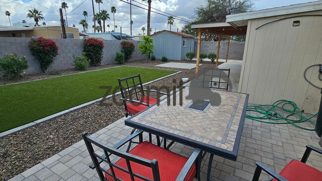 Building Photo - Wonderful home, convenient location