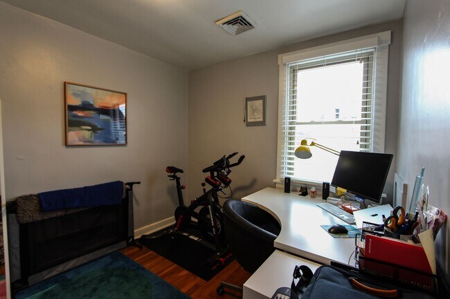 Building Photo - Cherniss Townhouses