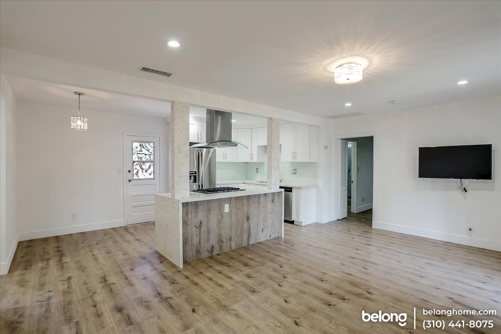 Building Photo - 8833 Paso Robles Ave