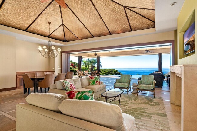 Building Photo - Luxury furnished 4 bedroom 3 bathroom with pool, spa, and outdoor showers