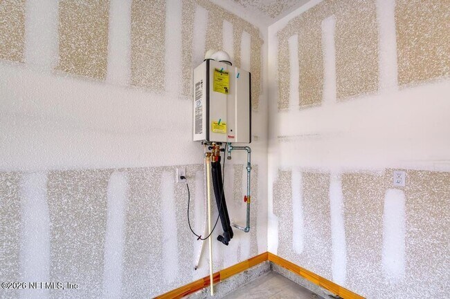 Building Photo - 21 Temple Dr