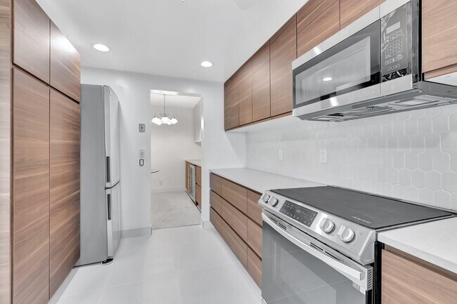 Building Photo - 3590 Via Poinciana