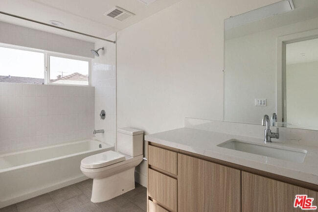 Building Photo - 3212-3214 Verdugo Rd