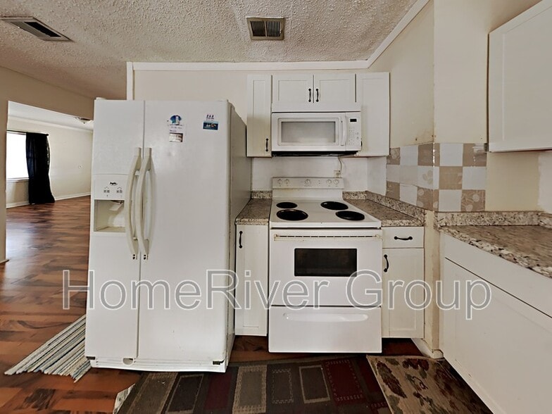 Building Photo - 1703 US-90