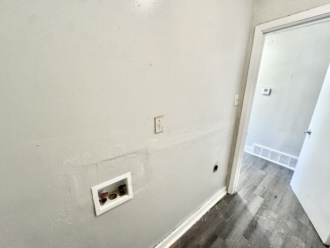 Building Photo - 478 Dixie Rd