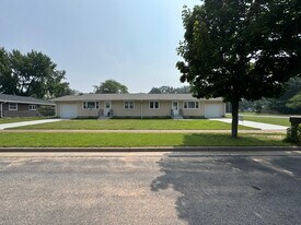 Building Photo - 2925 Leslie Ln