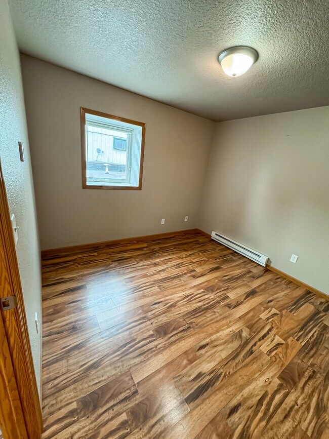 Building Photo - Theater Apartments Beulah