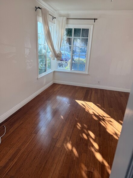 Building Photo - 8436 Lilienthal Ave