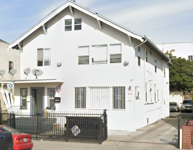 Building Photo - 205 W Vernon Ave