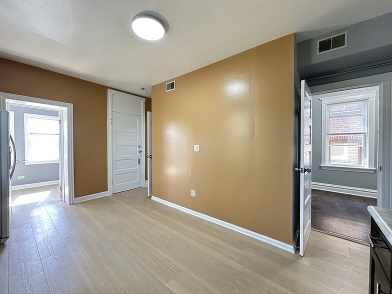 Building Photo - 2713 W 16th St