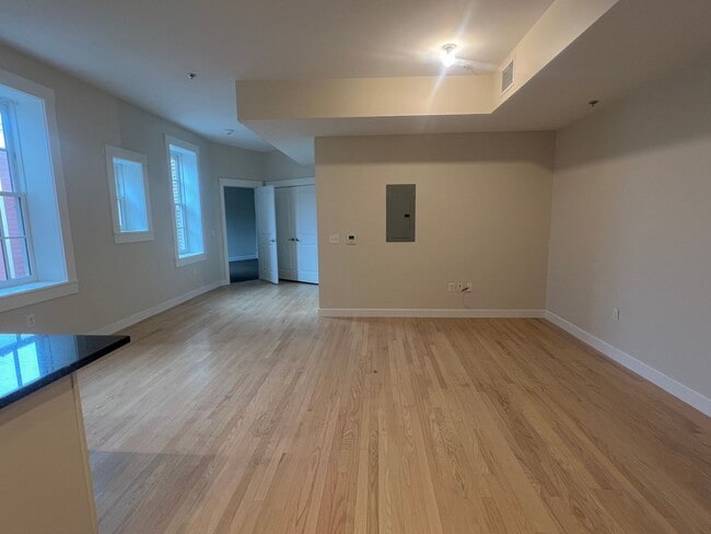 Building Photo - Putnam Hotel – $1,999 – 1 Bedroom/1 Bathroom, 690 SQ.FT. – UTILITIES INCLUDED, Available Immediately