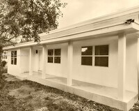 Building Photo - 400 NE 161st St