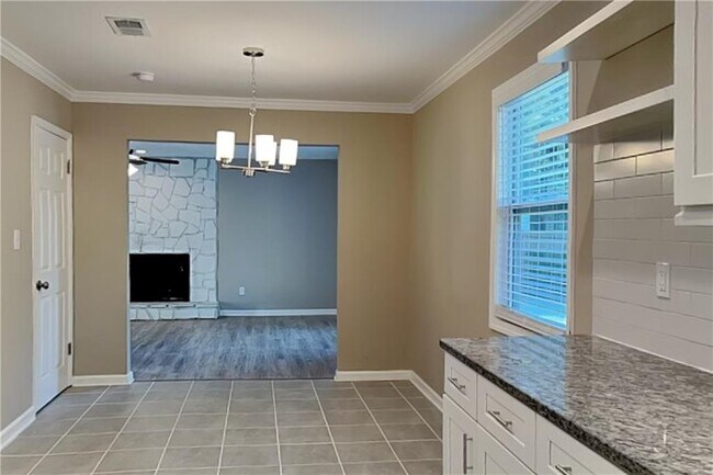 Building Photo - 40 Briar Gate Ln