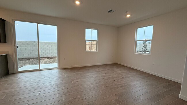 Building Photo - 12505 Camino Glorieta, Bakersfield, CA 93311
