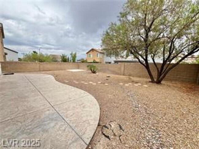 Building Photo - DON’T MISS OUT ON THIS BEAUTIFUL 4-BEDROOM...
