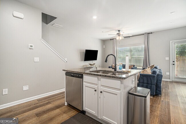 Building Photo - 2464 Bayrose Cir