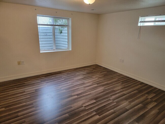 Building Photo - Great 3-Bedroom Home IN The Garland District