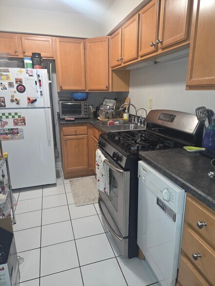 Primary Photo - 611 W Patterson Ave