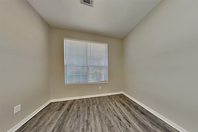 Building Photo - 12115 Carriage Oak Cir
