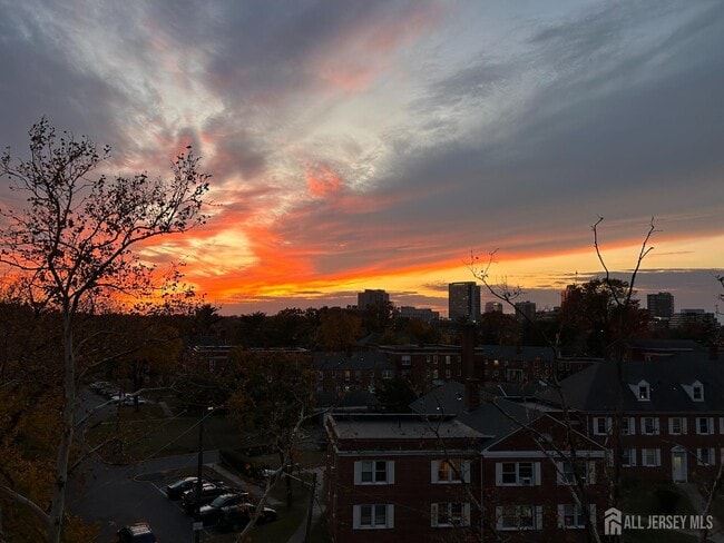Building Photo - 123 S Adelaide Ave