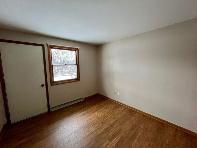 Building Photo - 811-813 W Adler Rd