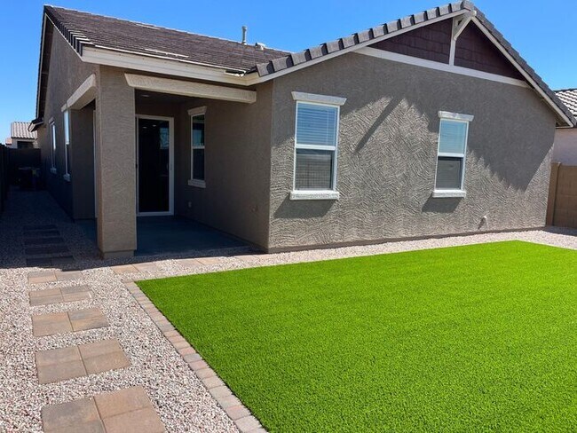 Building Photo - Alamar Subdivision 5 Bedroom Home For RENT!