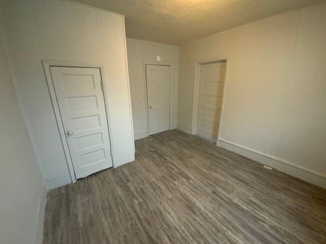 Building Photo - 56 Bismark St