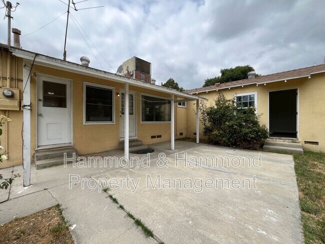 Building Photo - 18003 Saticoy St